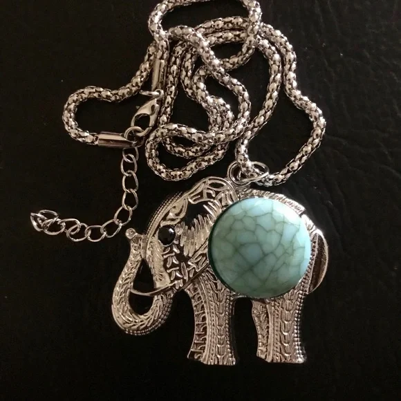 Elephant Turquoise Pendant Necklace 18”-20” NEW - Picture 3 of 3